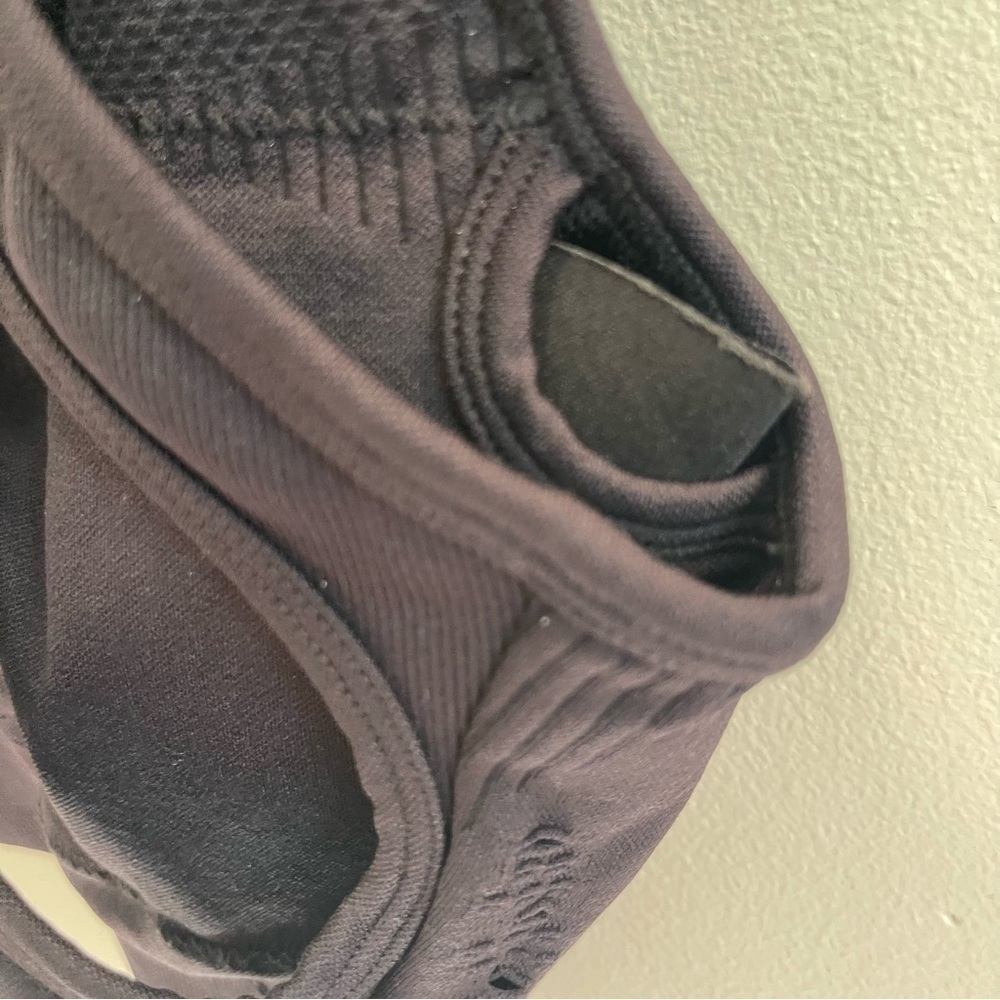 GymShark Sports Bra Women XS per Measurements No label Black - Picture 4 of 9